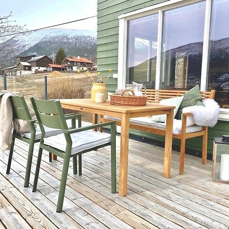 Stort Og Autentisk Hus I Skjak - Kort Vei Til Lom! 外观 照片