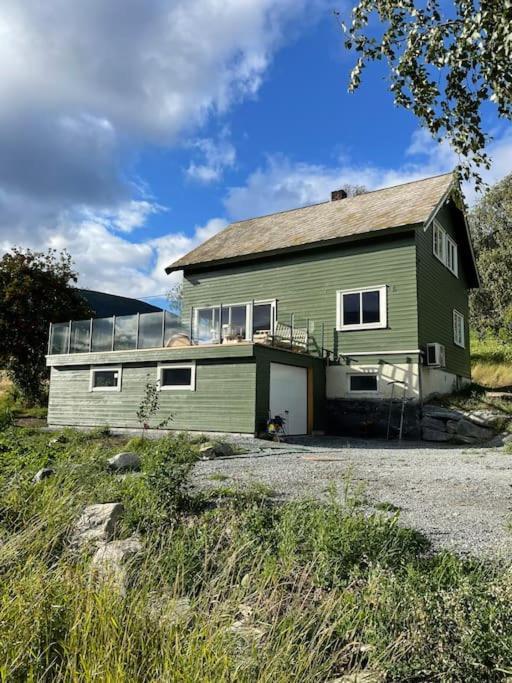 Stort Og Autentisk Hus I Skjak - Kort Vei Til Lom! 外观 照片