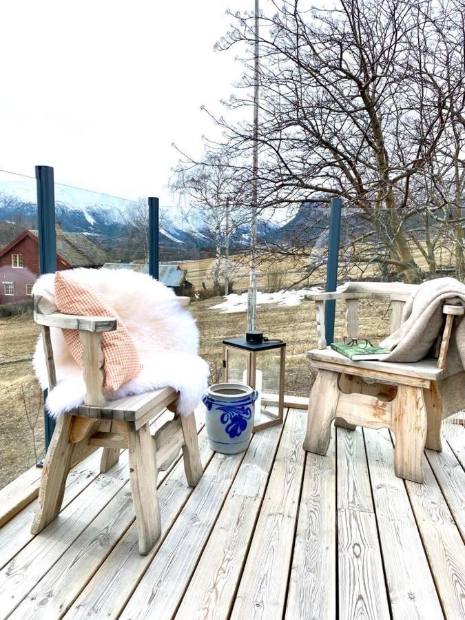 Stort Og Autentisk Hus I Skjak - Kort Vei Til Lom! 外观 照片